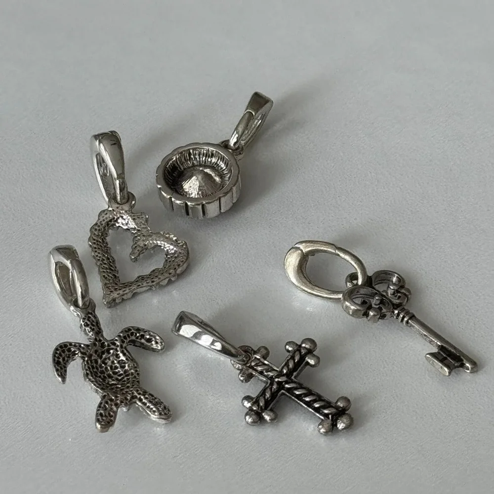 Set‎ of 5 Clip On Charms Silver Tone Heart, Cross Turtle Key Flower Jewelry